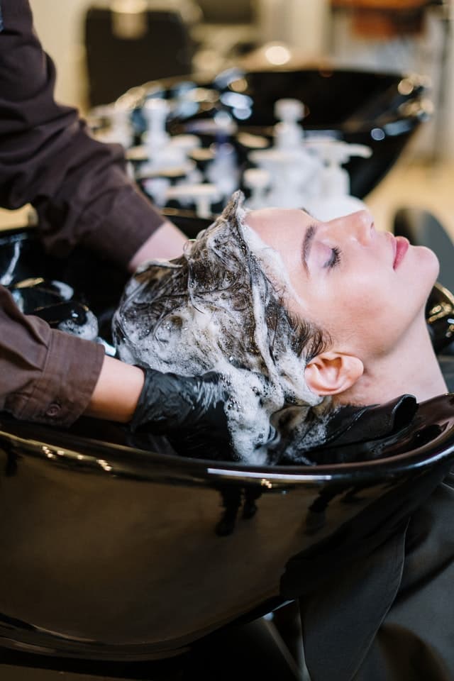 Soin capillaire et shampoing en salon The Legends